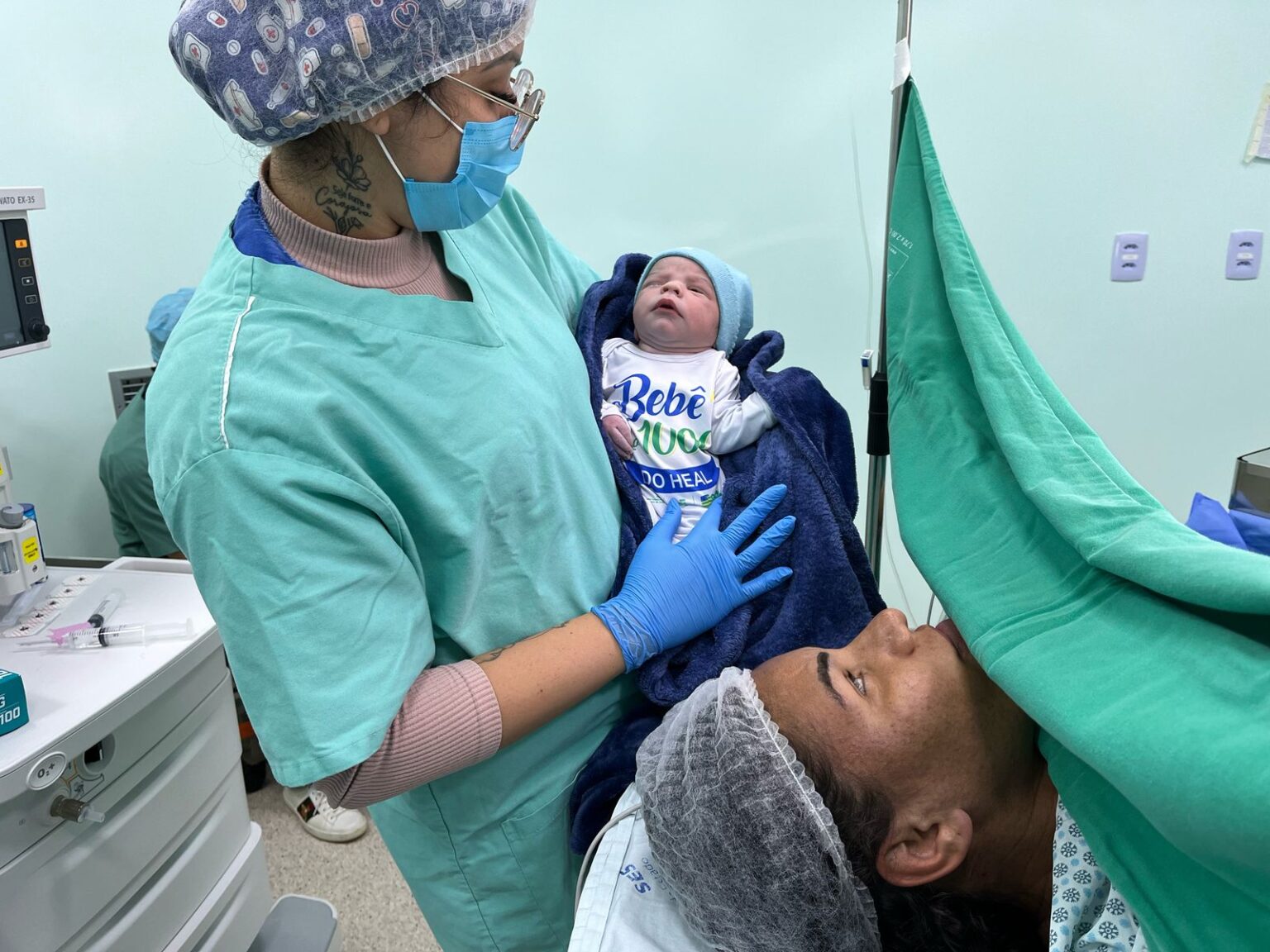 SES_HEAL_NACIMENTO_DO_BEBE_DE_NUMERO_MIL_POR_HELMITON_PRATEADO2-1215x911.jpeg